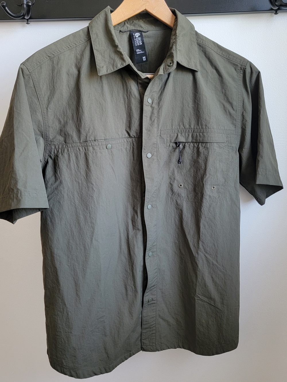 Mountain Hardwear Men's Outdoors Short Sleeve Shirt in Forest Green Size M